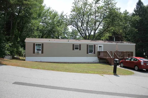 21 Embassy Avenue Hooksett NH 03106