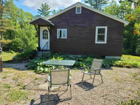 69 College Road Wolfeboro NH 03894