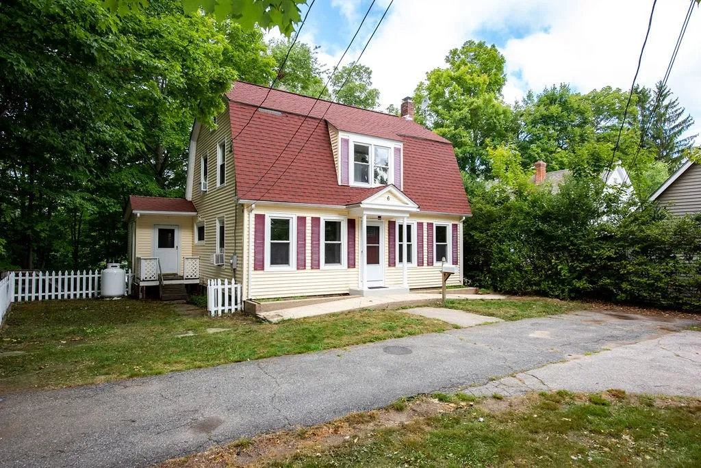 6 Granite Street Newmarket NH 03857