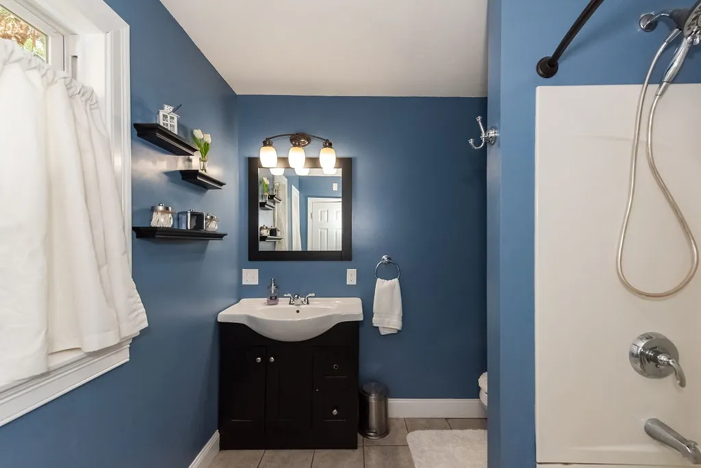 6 Granite Street Newmarket NH 03857