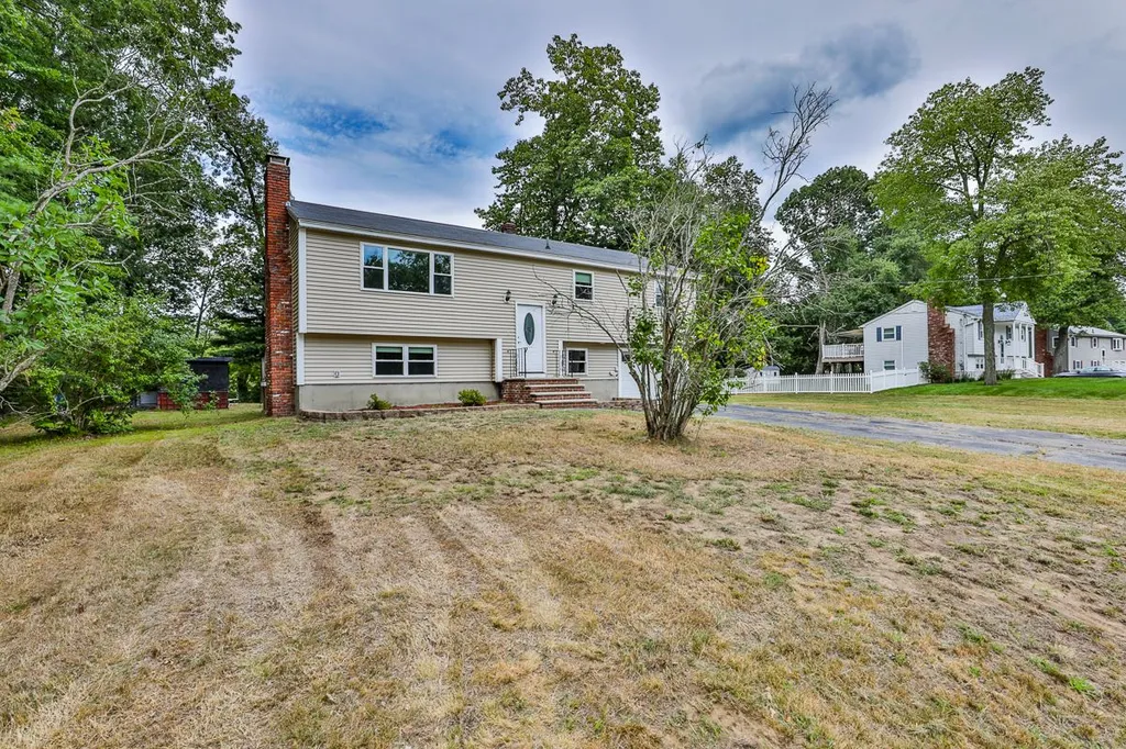 45 Ackerman Street Salem NH 03079