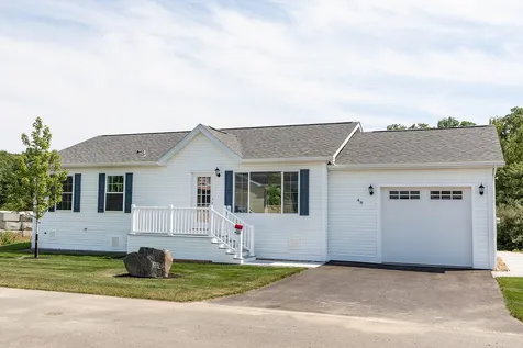 48 Settlement Loop Kittery ME 03904