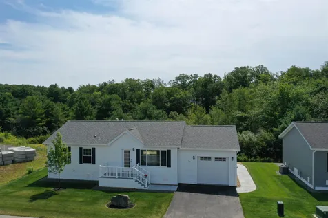 48 Settlement Loop Kittery ME 03904