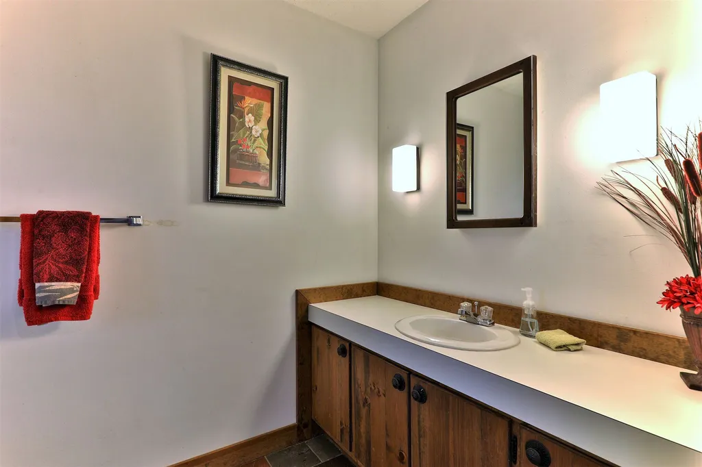 219 Sparrow Hawk Road Rochester VT 05767