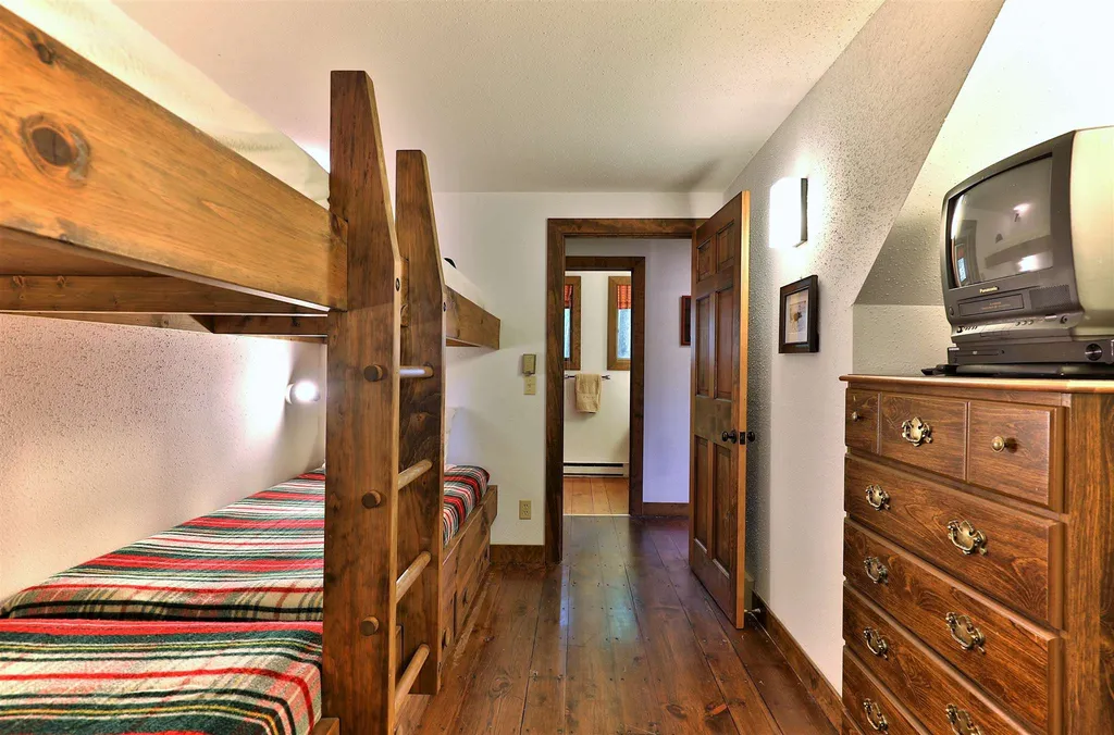 219 Sparrow Hawk Road Rochester VT 05767
