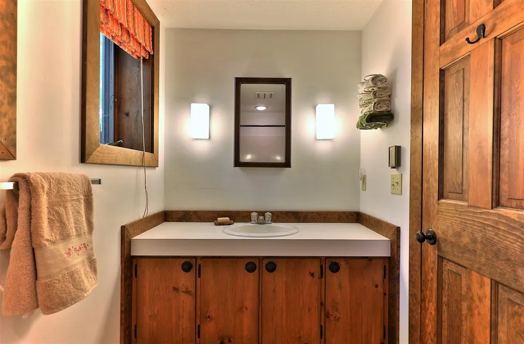 219 Sparrow Hawk Road Rochester VT 05767