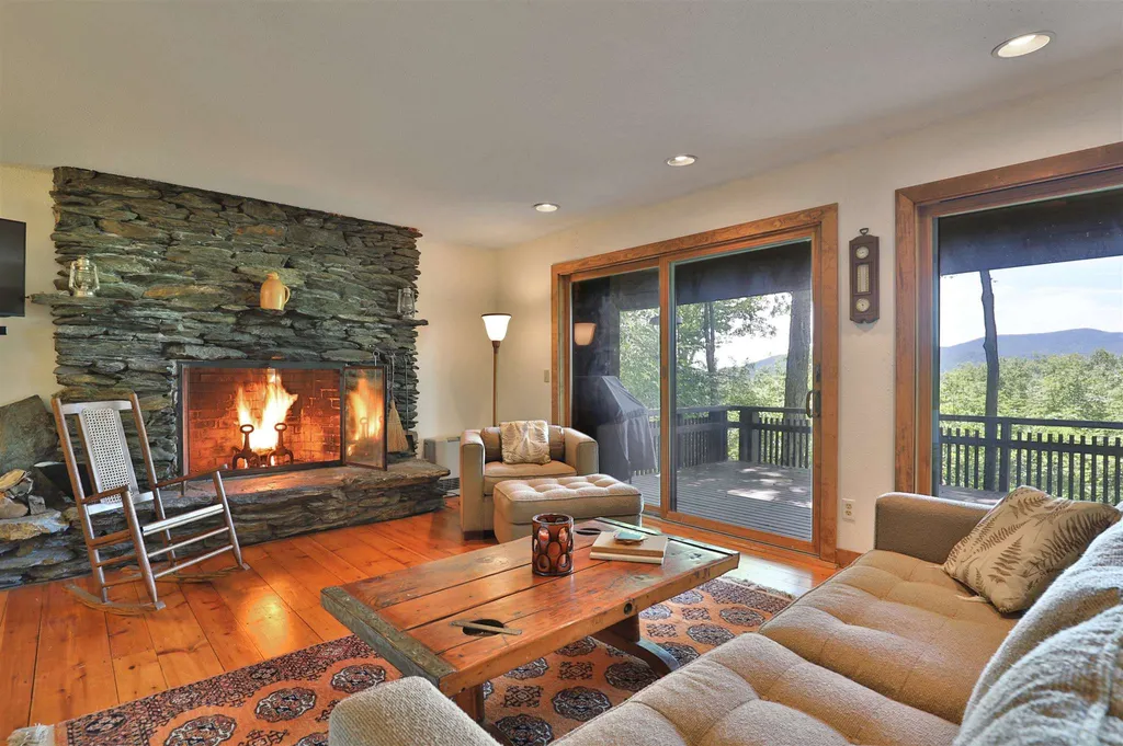 219 Sparrow Hawk Road Rochester VT 05767