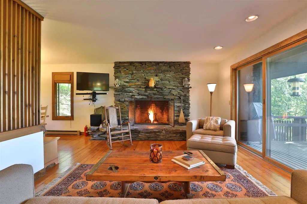 219 Sparrow Hawk Road Rochester VT 05767