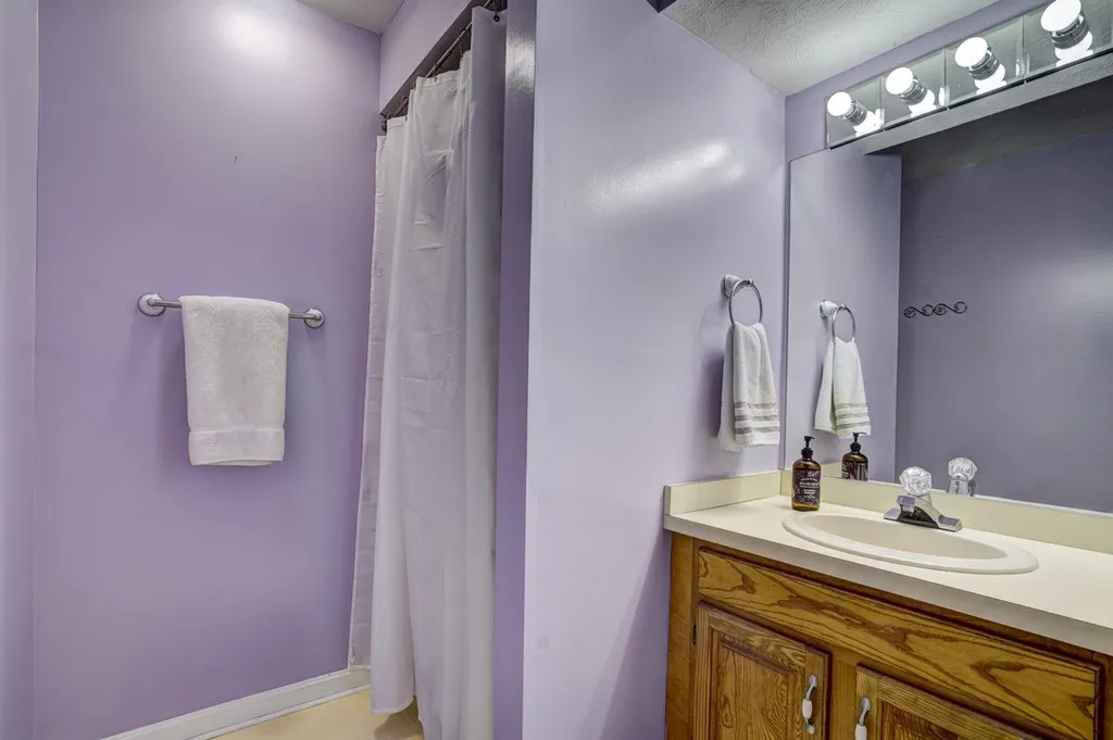 23 Shoalcreek Road Hudson NH 03051