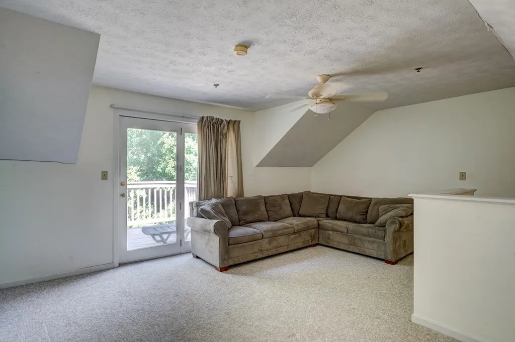 23 Shoalcreek Road Hudson NH 03051