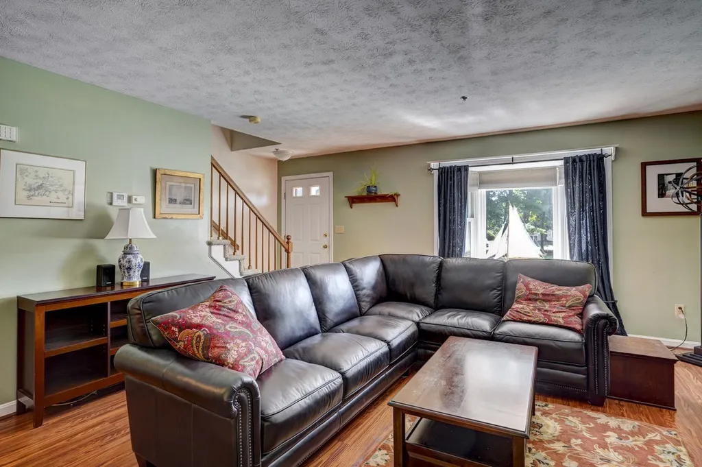 23 Shoalcreek Road Hudson NH 03051