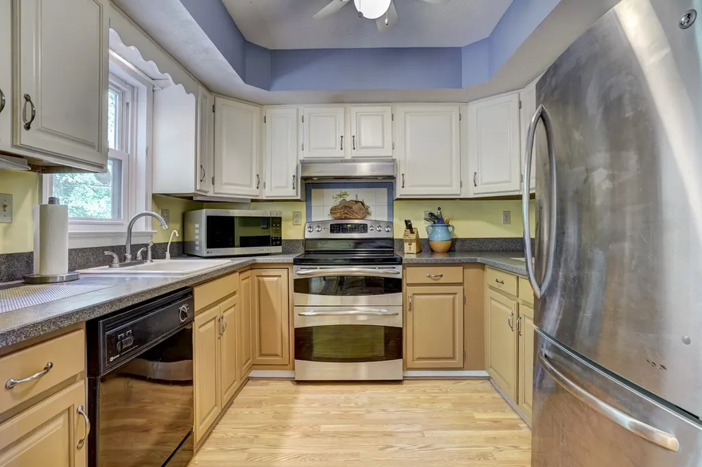 23 Shoalcreek Road Hudson NH 03051