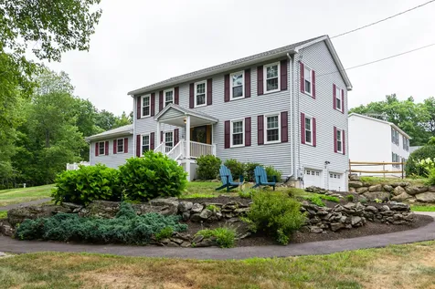 96 Gowing Road Hudson NH 03051