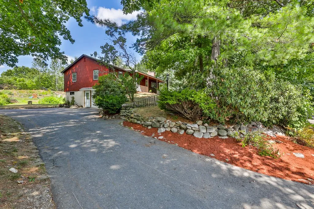 81 Rockingham Road Londonderry NH 03053