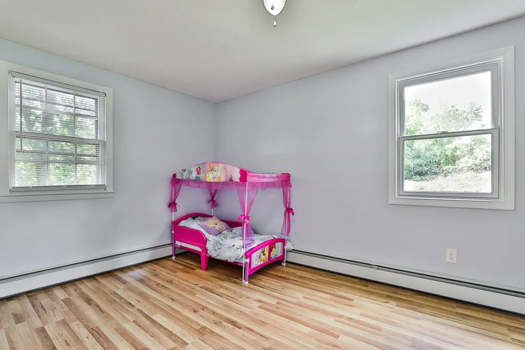 81 Rockingham Road Londonderry NH 03053
