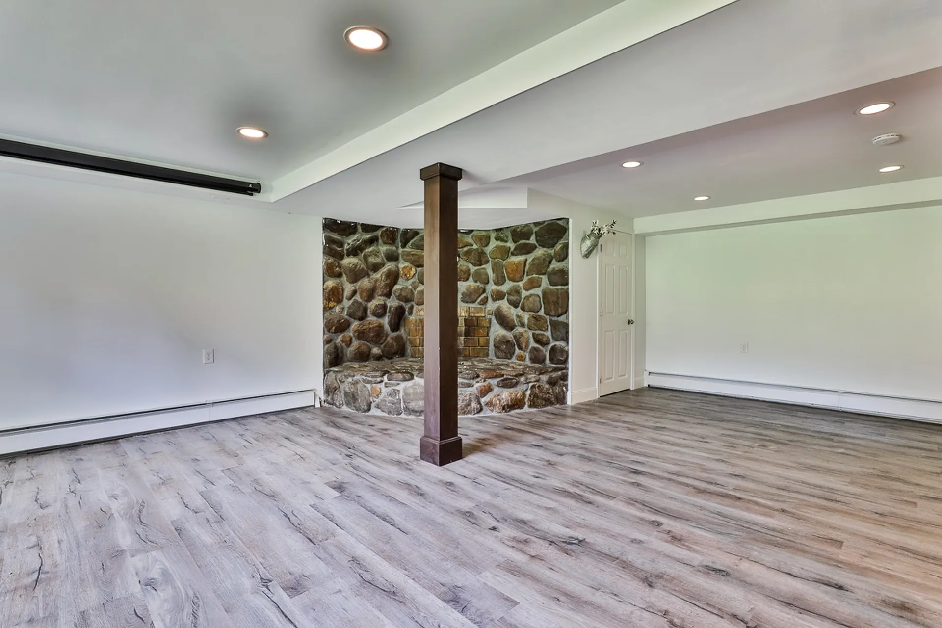 81 Rockingham Road Londonderry NH 03053