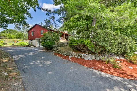 81 Rockingham Road Londonderry NH 03053