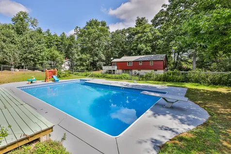 81 Rockingham Road Londonderry NH 03053