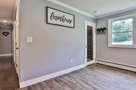 81 Rockingham Road Londonderry NH 03053