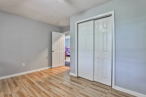81 Rockingham Road Londonderry NH 03053