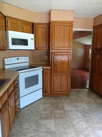 20 Fairway Avenue Newport NH 03773