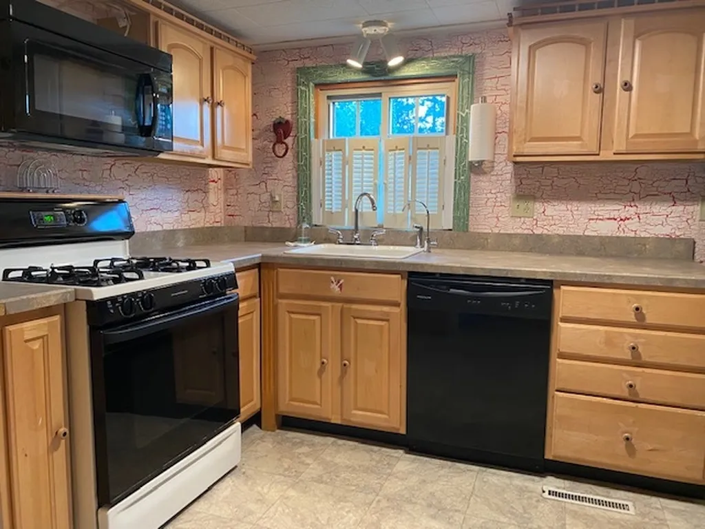 49 Flat Rock Bridge Road Rochester NH 03868
