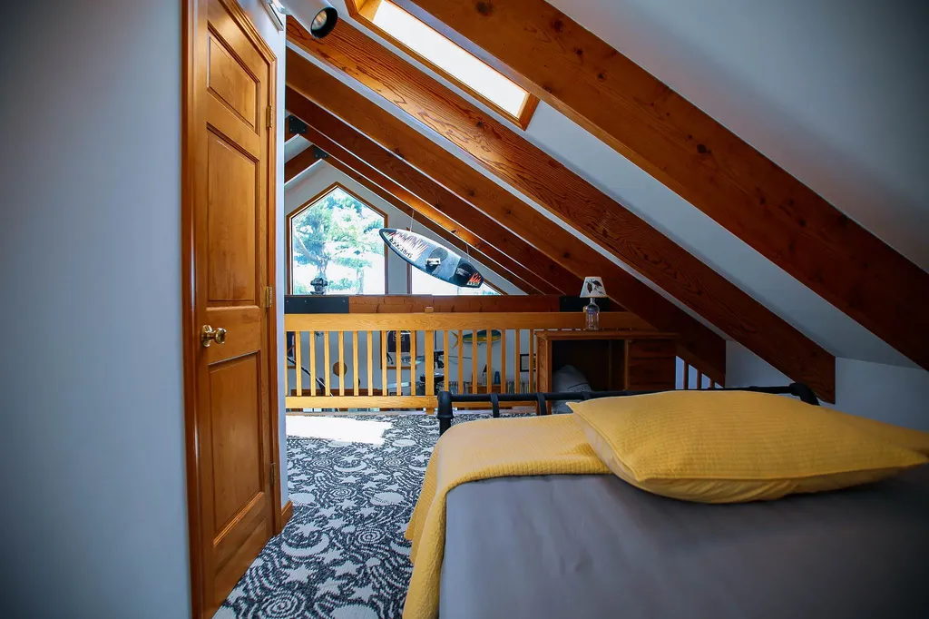 137 E Lakeshore Drive Colchester VT 05446
