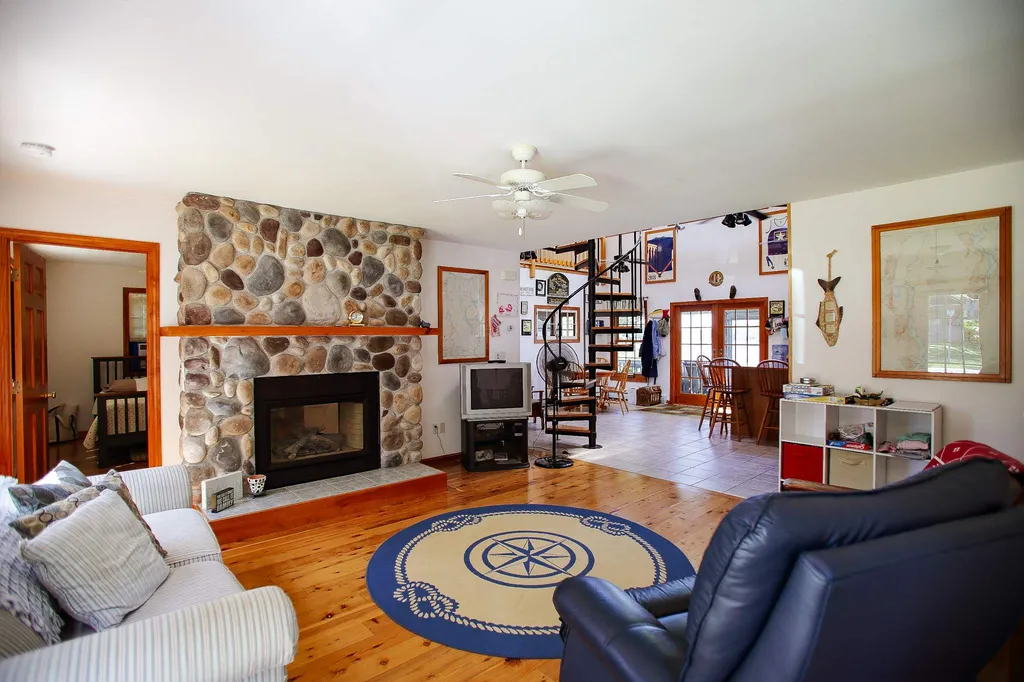 137 E Lakeshore Drive Colchester VT 05446