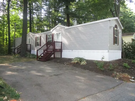 16 Garnet Lane Merrimack NH 03054