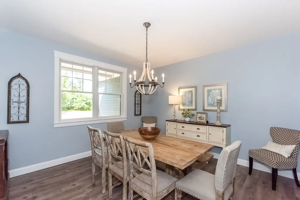 184 Mast Road Lee NH 03861