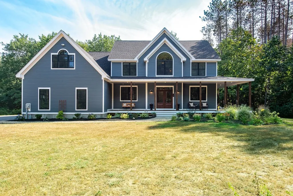184 Mast Road Lee NH 03861