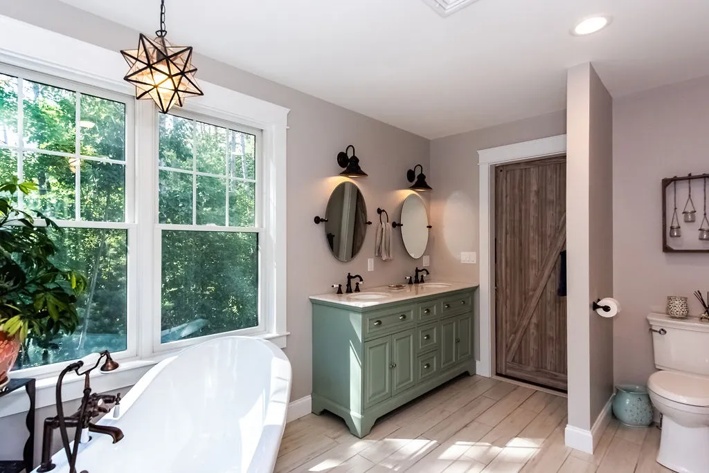 184 Mast Road Lee NH 03861