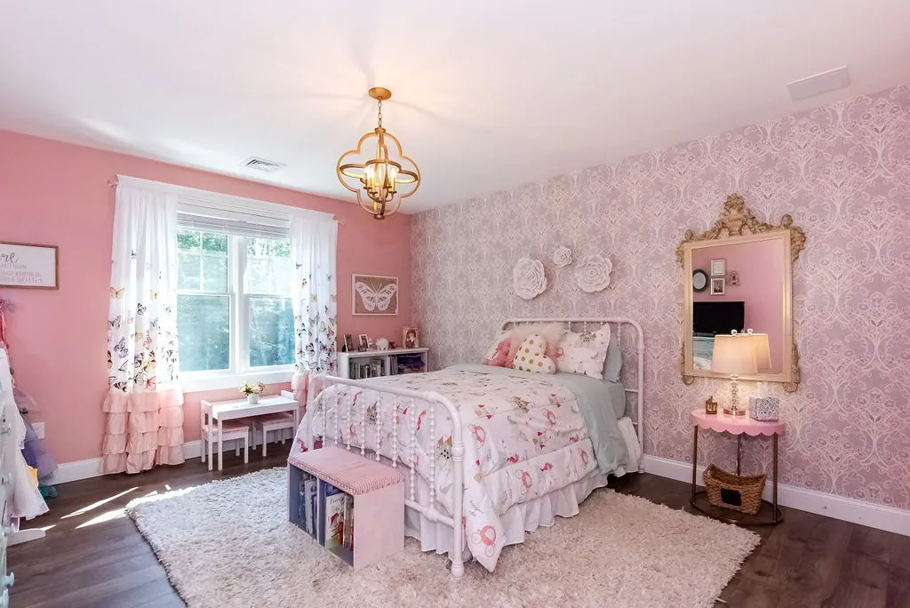 184 Mast Road Lee NH 03861