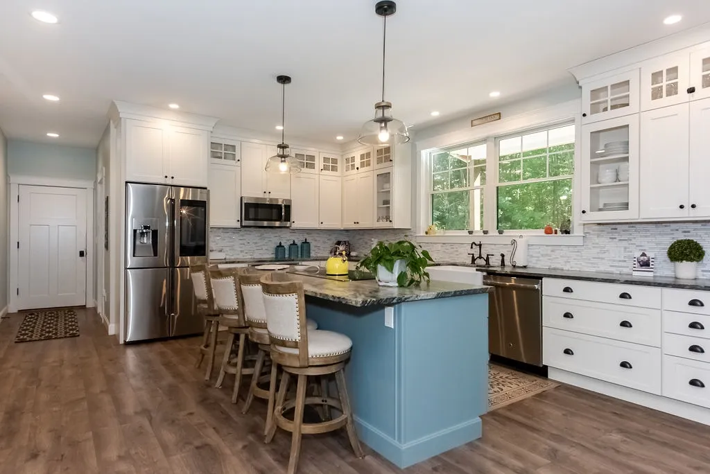 184 Mast Road Lee NH 03861