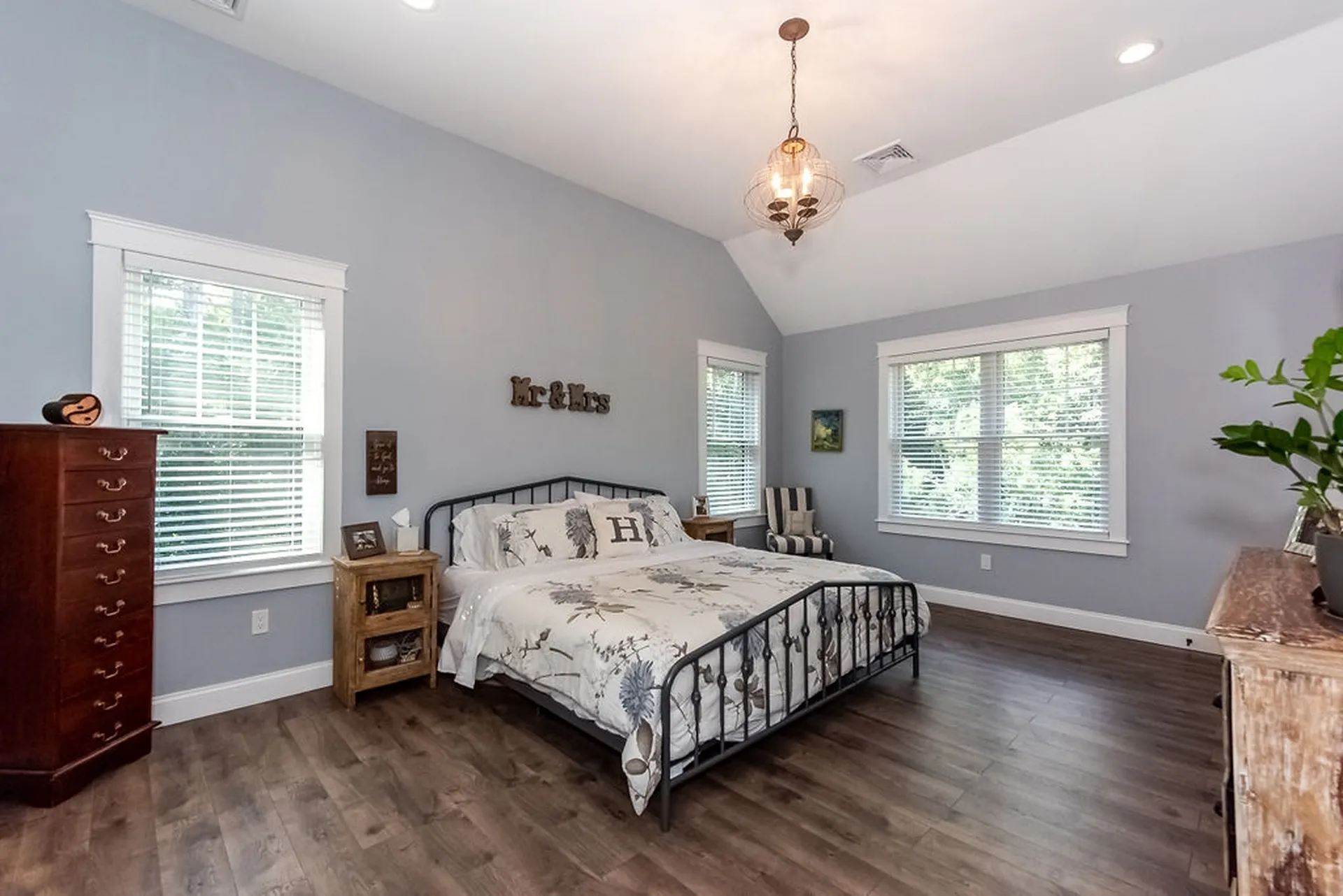 184 Mast Road Lee NH 03861