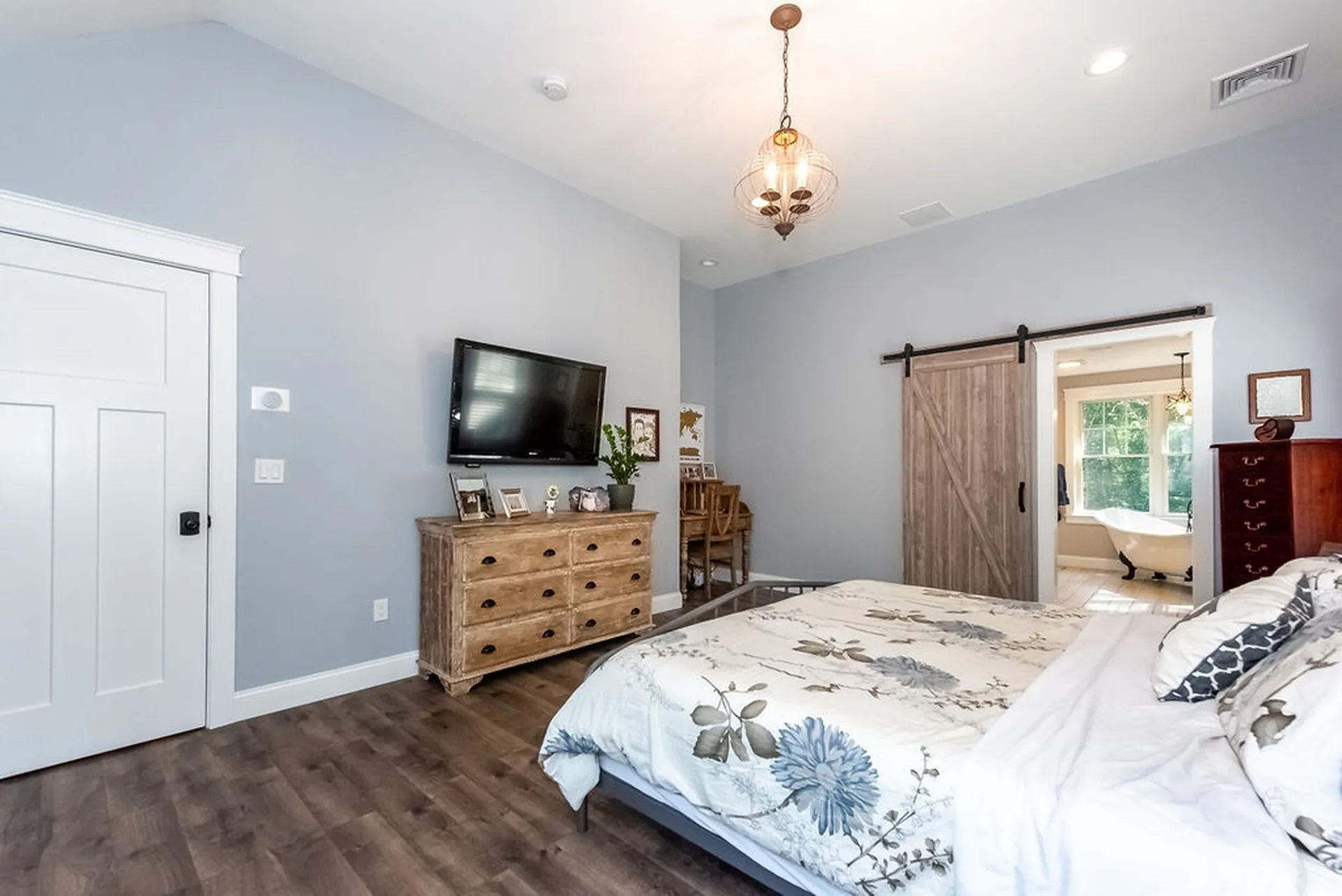 184 Mast Road Lee NH 03861
