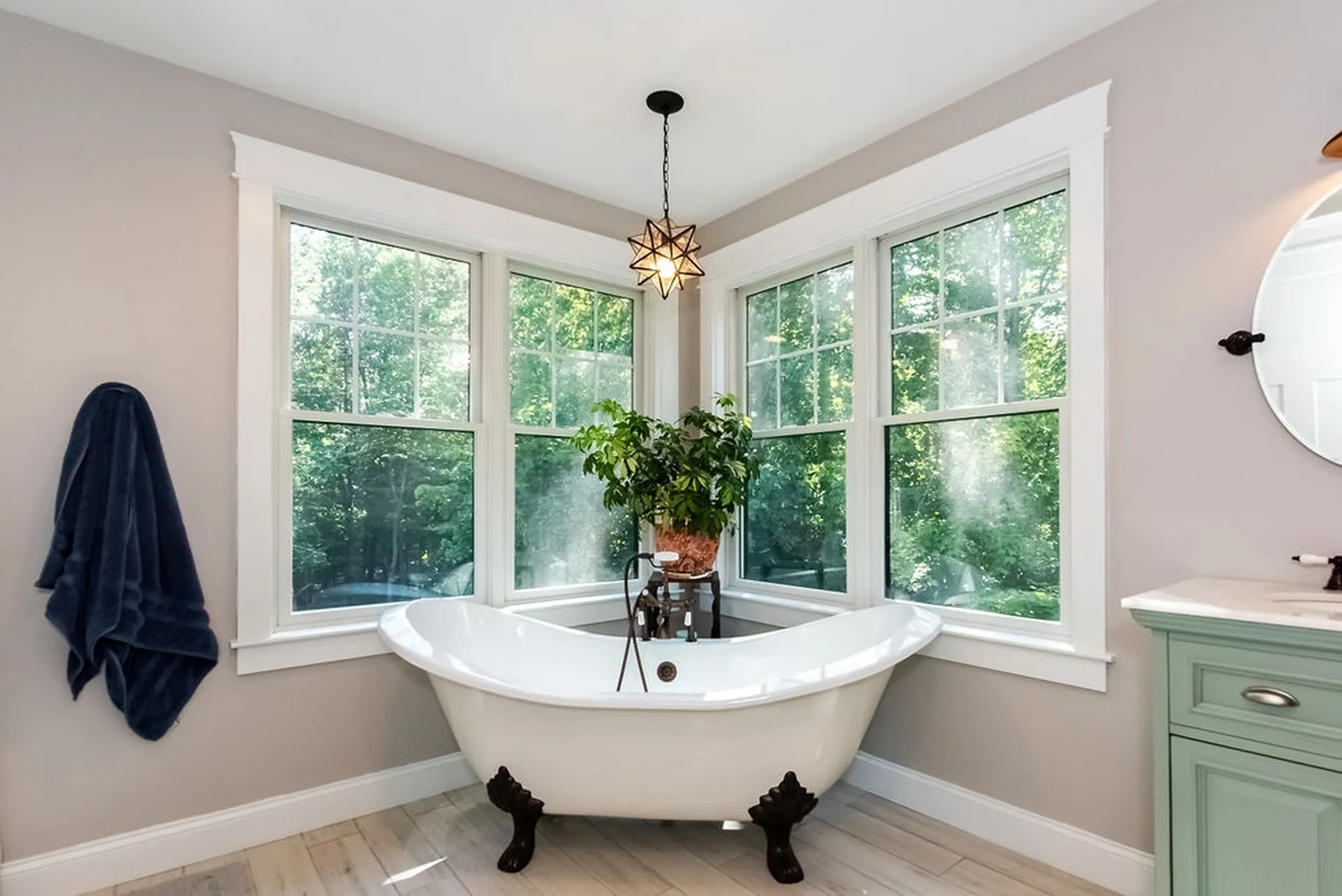 184 Mast Road Lee NH 03861