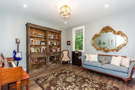 184 Mast Road Lee NH 03861