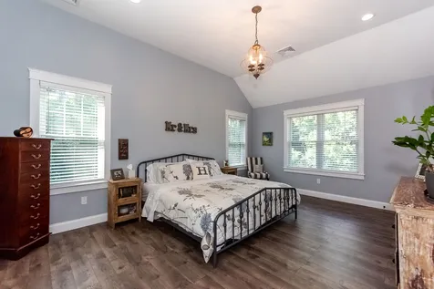 184 Mast Road Lee NH 03861