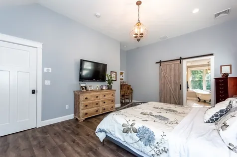 184 Mast Road Lee NH 03861