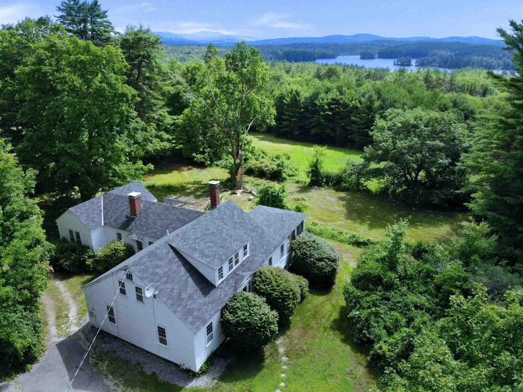 85 Coxboro Road Holderness NH 03245