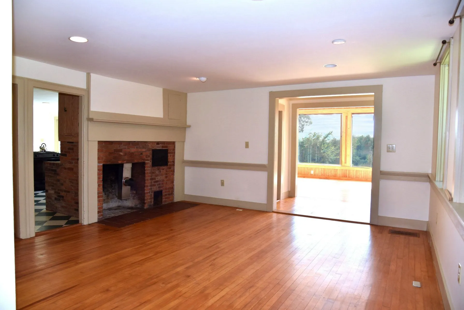 85 Coxboro Road Holderness NH 03245