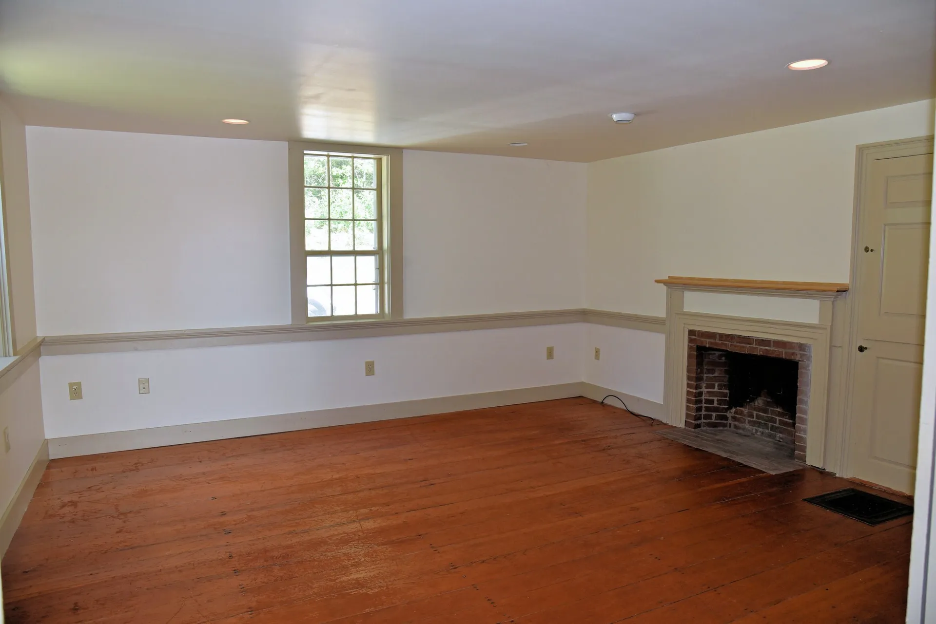 85 Coxboro Road Holderness NH 03245