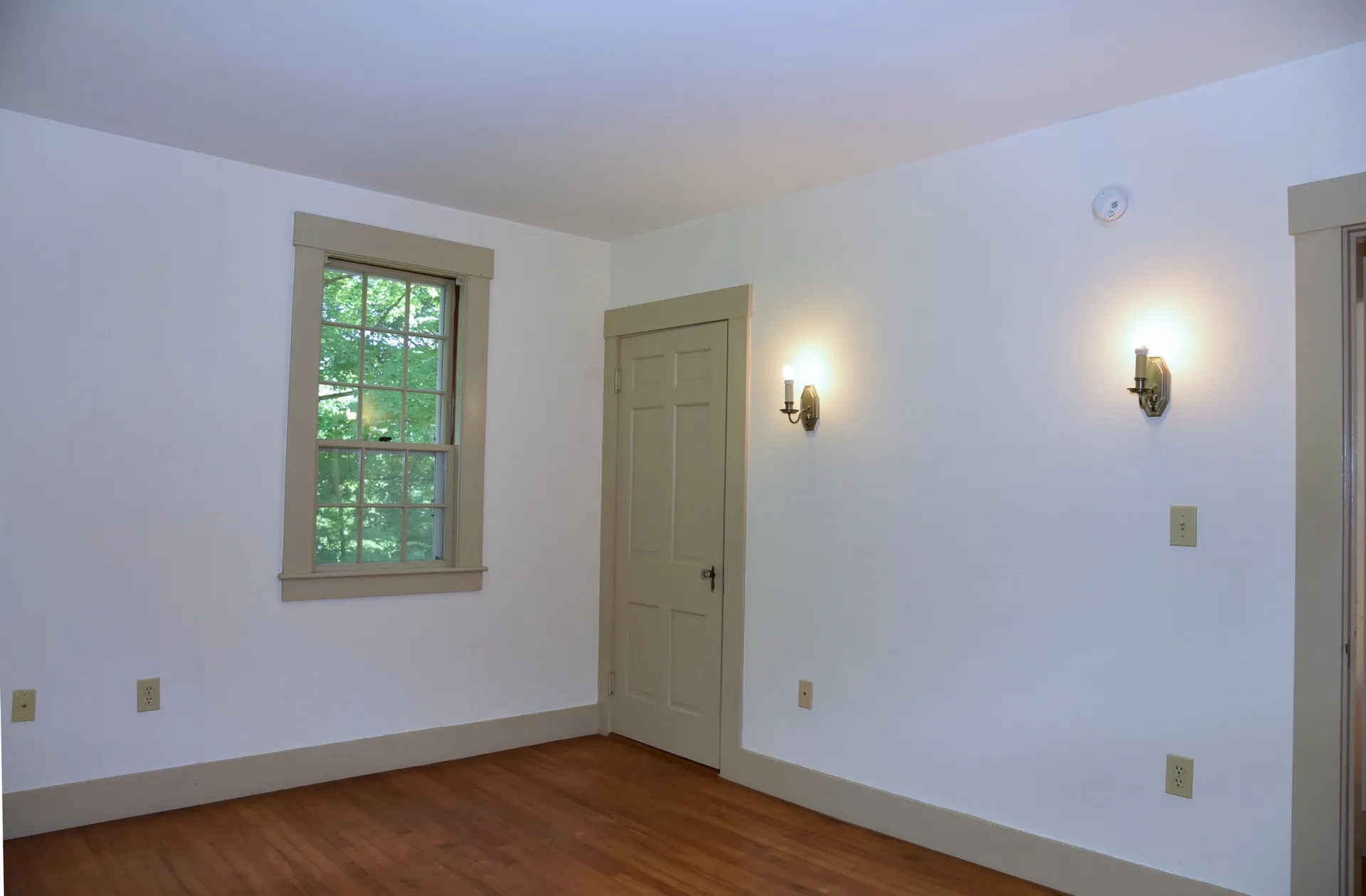85 Coxboro Road Holderness NH 03245