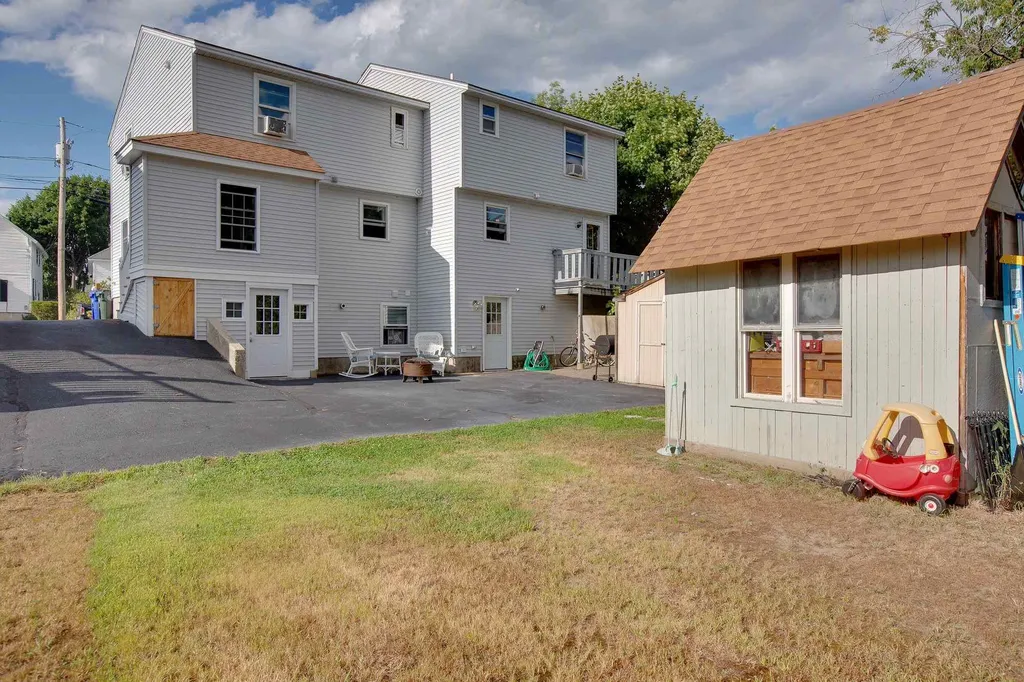 670-672 Amory Street Manchester NH 03102