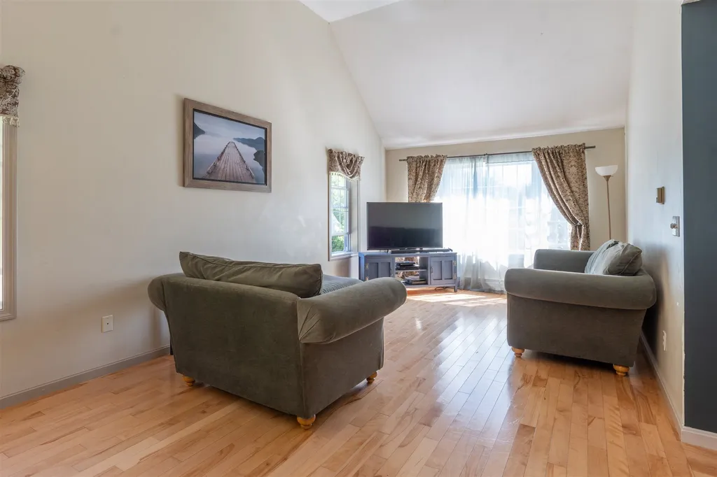 23 Cheney Lane Danville NH 03819