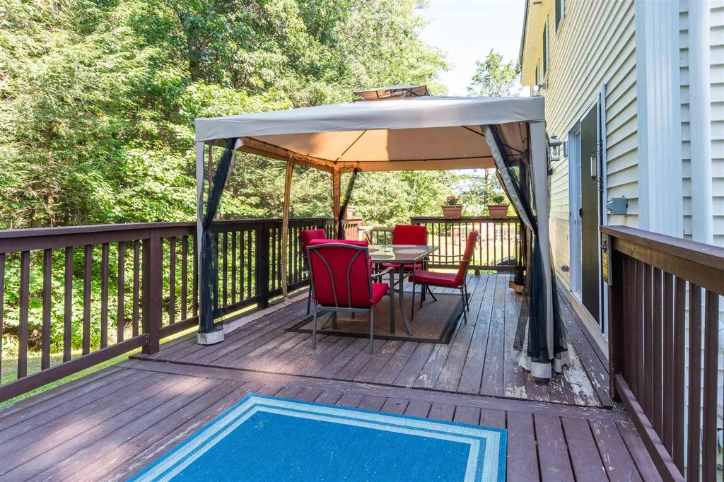 23 Cheney Lane Danville NH 03819