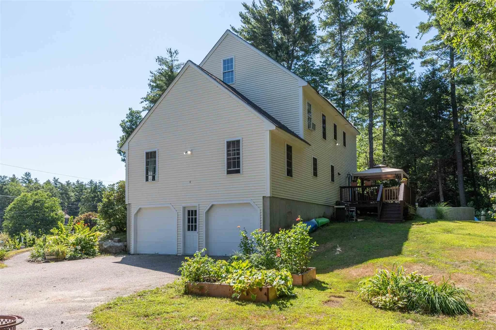 23 Cheney Lane Danville NH 03819