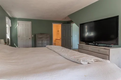 23 Cheney Lane Danville NH 03819