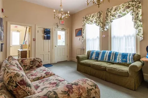33 East Pearl Street Nashua NH 03060